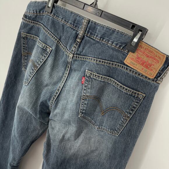 Levi's 559 Relaxed Straight Men's Size 36x32 Jeans Medium Wash Blue - Picture 5 of 9